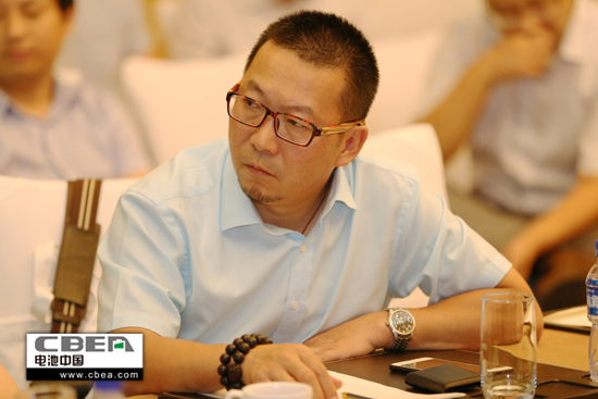 1471006198653084276.jpg 图为南都电源动力电池事业部总经理李海鹰在互动交流环节发言.jpg