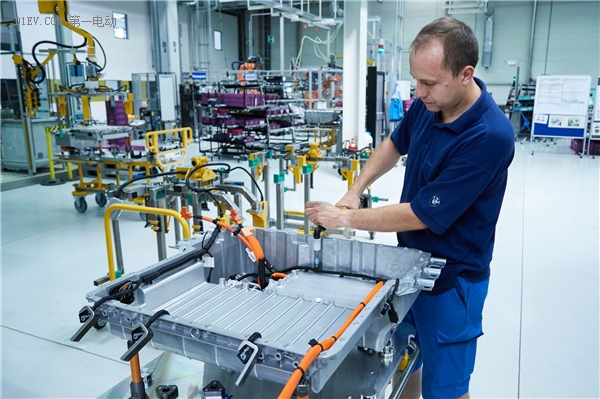 解密宝马电池和电机制造工厂,看看德国工业制造有多强大! 解密宝马电池和电机制造工厂,看看德国工业制造有多强大!