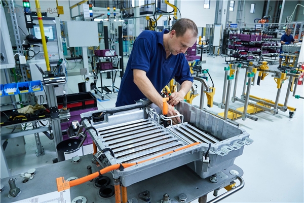 解密宝马电池和电机制造工厂,看看德国工业制造有多强大! 解密宝马电池和电机制造工厂,看看德国工业制造有多强大!