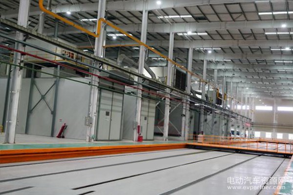 1493171690817008243.jpg 新能源客车竟是这样生产出来的!实地探访比亚迪杭州基地05.jpg