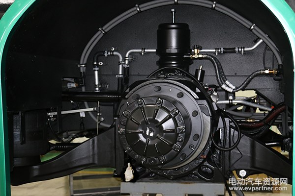 1493171709340033649.jpg 新能源客车竟是这样生产出来的!实地探访比亚迪杭州基地07.jpg