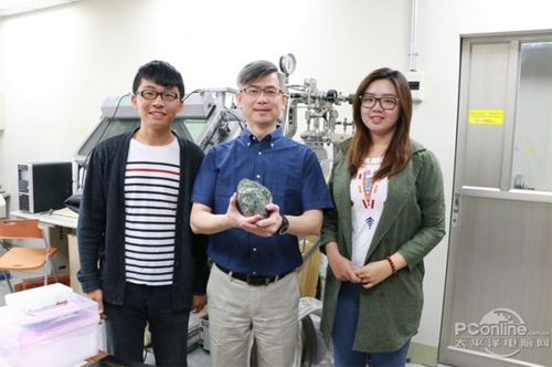 1494467481940031274.png 比石墨烯还牛X!无毒环保的天然矿电池成功问世.png