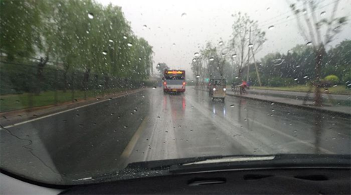 电动汽车雨中行驶技巧看这一篇就够了！04.png