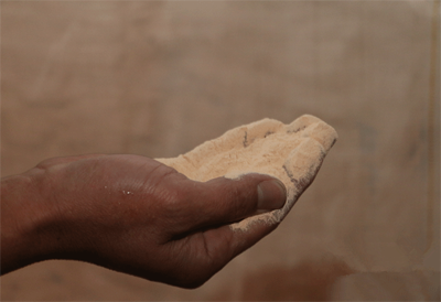 碳酸锂供需失衡 锂电企业获资金关注.png