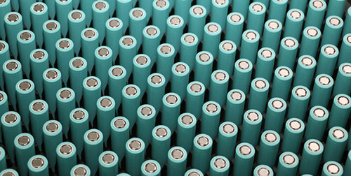 1504497865502009456.jpg 电动汽车报废了电池怎么办?有人把它做成充电桩!.jpg