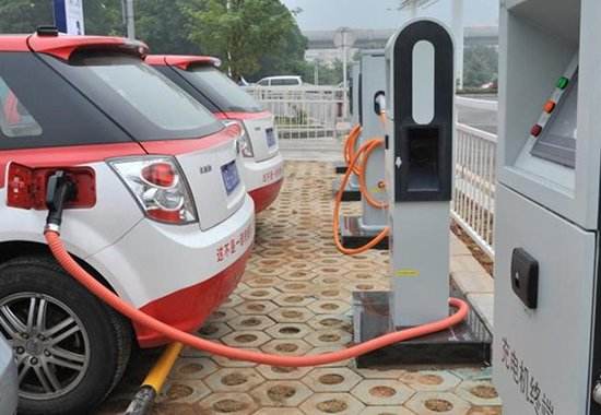 新能源车发展要翻3座大山:充电桩、二手估值、电池回收 新能源车发展要翻3座大山:充电桩、二手估值、电池回收
