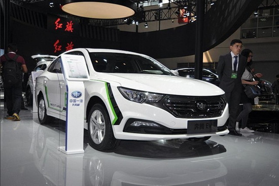 奔腾首款新能源月底上市 奔腾B30续航超200km 奔腾首款新能源月底上市 奔腾B30续航超200km