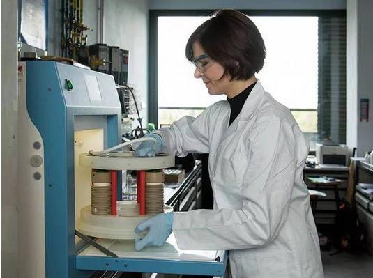 TUM用微波合成技术生产电动车电池材料 TUM用微波合成技术生产电动车电池材料