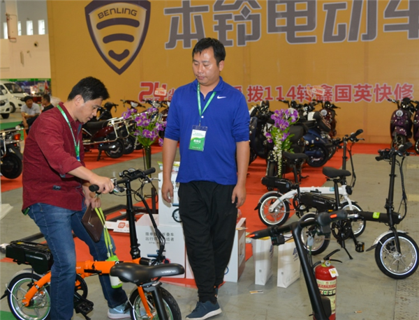 第二届海口新能源车展圆满闭幕,3.2万人次观展,现场成交4.5亿元 第二届海口新能源车展圆满闭幕,3.2万人次观展,现场成交4.5亿元