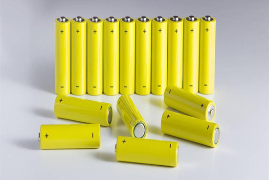 国民技术+新能源 VS 特斯拉+芯片 国民技术+新能源 VS 特斯拉+芯片