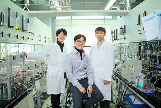 1514856888452084159.jpg 教授_副本.jpg