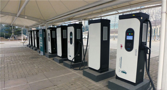 三年数量增长14倍 充电桩利用率不足15% 市场发展遭遇双向矛盾 三年数量增长14倍 充电桩利用率不足15% 市场发展遭遇双向矛盾
