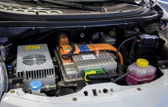 发展新能源车须补上电池技术短板