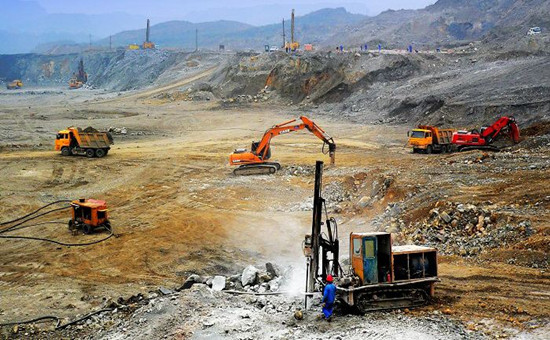 坚瑞沃能与华友钴业拟合作拿矿 现金压力待解 坚瑞沃能与华友钴业拟合作拿矿 现金压力待解