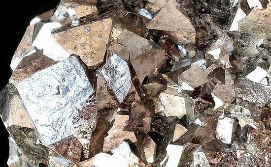 钴价上涨 我国相关行业三大隐忧日益突出 钴价上涨 我国相关行业三大隐忧日益突出