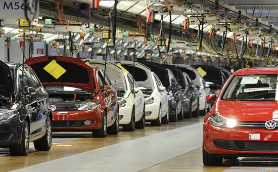 德国经济部长警告汽车业：必须电动化 否则没未来