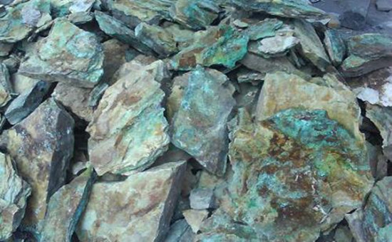 中国有色矿业:进口整车税率降至15%,将促进中国电动车电池需求 中国有色矿业:进口整车税率降至15%,将促进中国电动车电池需求