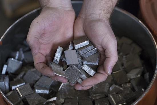 1530680879874055478.jpg 1530670493417550.jpg