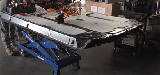 特斯拉黑科技:世界上最先进的大型锂电池,比其他产品领先一年 特斯拉黑科技:世界上最先进的大型锂电池,比其他产品领先一年