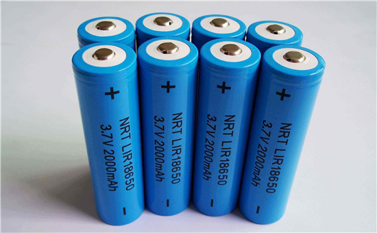 锂电池威胁不可避免 铅蓄电池生存空间遭挤压！