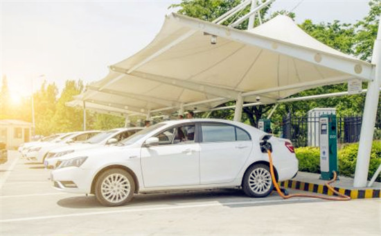 1到8月中国汽车产销小幅增长 新能源车高速增长