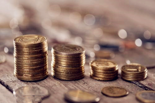 “不差钱”与“钱荒” 动力电池行业洗牌到多米多骨牌的一步之遥 “不差钱”与“钱荒” 动力电池行业洗牌到多米多骨牌的一步之遥