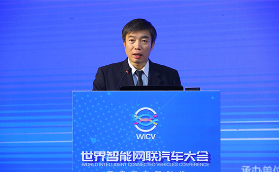 五大专题论坛场面火爆 智能网联汽车驶入“高速路”