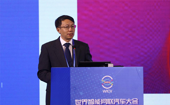 五大专题论坛场面火爆 智能网联汽车驶入“高速路”