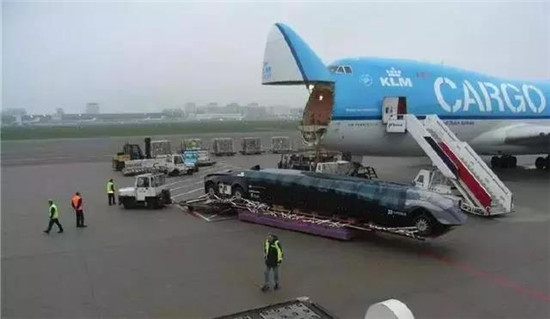 迪拜花7000万造最壕公交车，车票只要2块钱，还是电动的！