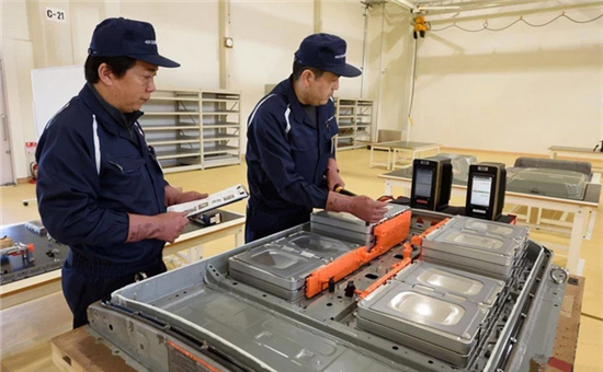 买电动车都怕电池不耐用，电池到底质保几年？