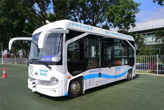 全球第一条搭载微宏快充电池的无人驾驶智能公交线路在深圳试运行300天啦！
