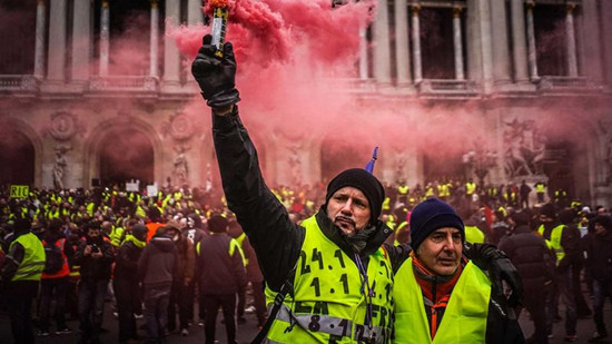 黄马甲抗议 法国禁燃推新能源汽车发展遇阻 黄马甲抗议 法国禁燃推新能源汽车发展遇阻