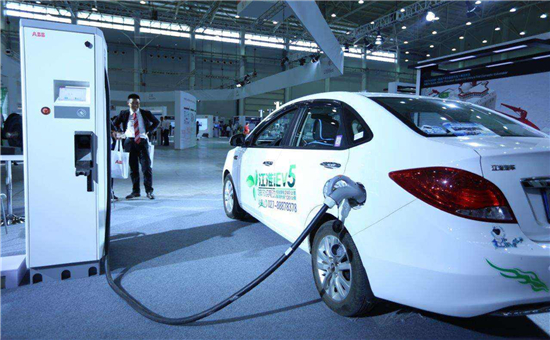 电动车能耗新标准推行 动力电池核心供应商受益