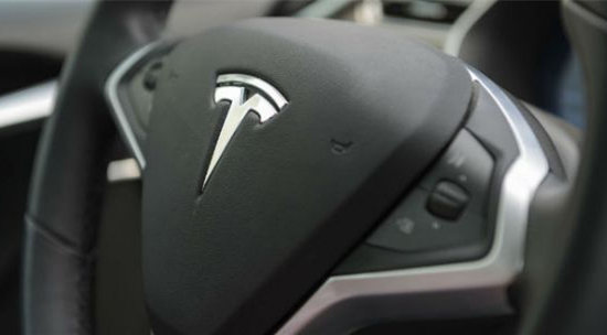 特斯拉三年保值回购承诺成空 车主怒斥其“愚弄顾客” 特斯拉三年保值回购承诺成空 车主怒斥其“愚弄顾客”