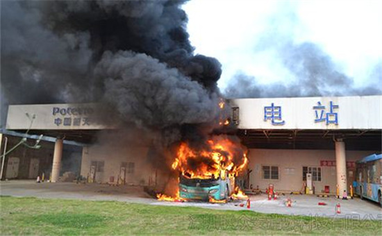 研究人员用石墨烯包裹锂电池阴极 防止电池起火 研究人员用石墨烯包裹锂电池阴极 防止电池起火