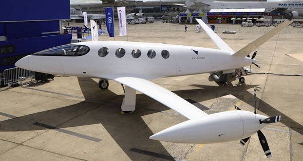 他们“在电池上搭了一架飞机”,就碾压了波音空客