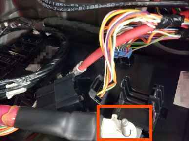 外媒深度爆料：特斯拉Model 3工人为赶产量“偷工减料”