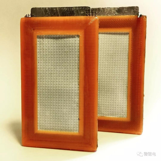 电池人的倔强:一个坚信铝空气电池能拯救世界的英国工程师 电池人的倔强:一个坚信铝空气电池能拯救世界的英国工程师