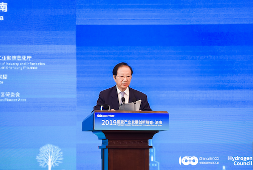 陈清泰:正确引导有效资源合理配置,实现动力电池汽车与燃料电池汽车互补发展 陈清泰:正确引导有效资源合理配置,实现动力电池汽车与燃料电池汽车互补发展