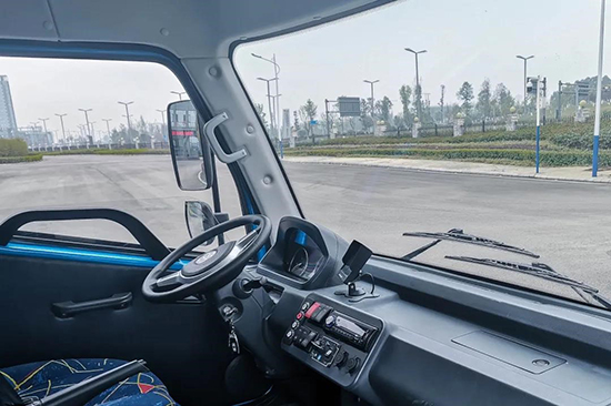 研发“新能源空气净化除霾专用车” 银隆助力打赢蓝天保卫战 研发“新能源空气净化除霾专用车” 银隆助力打赢蓝天保卫战