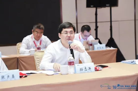 汽车界大佬云集,2020年中国汽车T10峰会在上海召开 汽车界大佬云集,2020年中国汽车T10峰会在上海召开