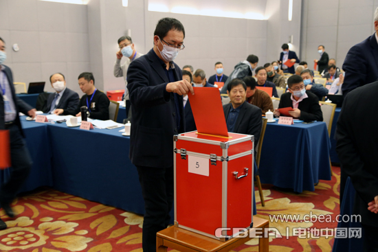 中国电池工业协会第八届代表大会在京召开 刘宝生当选新一届理事长