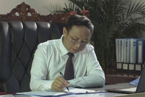 一家6口5人为美国籍,且频繁套现,留下一人是为在国内继续捞金? 一家6口5人为美国籍,且频繁套现,留下一人是为在国内继续捞金?