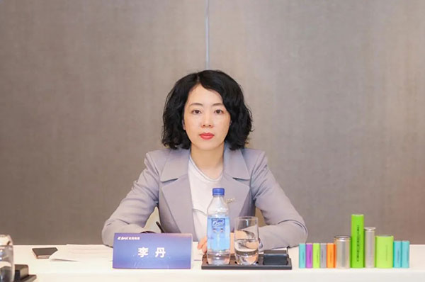 比克电池副总裁李丹:大圆柱电芯将作为高端车型主打产品 比克电池副总裁李丹:大圆柱电芯将作为高端车型主打产品