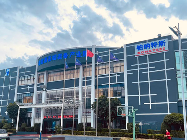 铂纳特斯自动化钟罩等压注液机为储能业赋能 铂纳特斯自动化钟罩等压注液机为储能业赋能