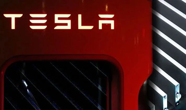 叠片短刀VS大圆柱:特斯拉宏图背后的电池“竞赛” 叠片短刀VS大圆柱:特斯拉宏图背后的电池“竞赛”