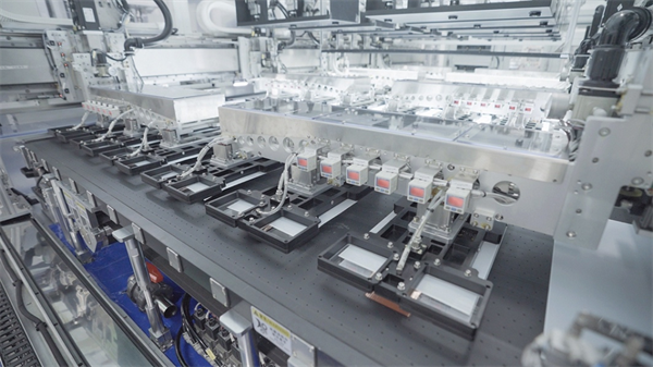 蜂巢能源首发飞叠短刀325Ah储能电芯成都基地下线