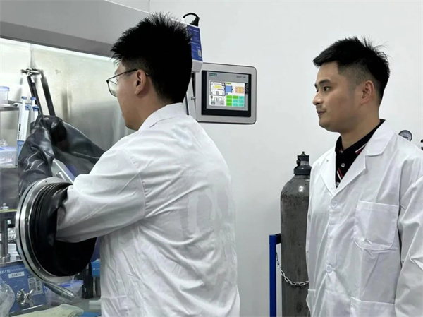 聚烽新能源：公司千吨级钠离子电池正极材料四季度量产