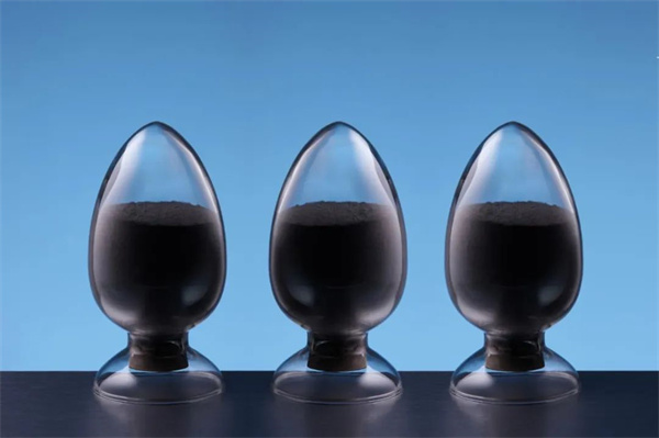 磷酸铁锂龙头今年动作频频，加速行业升级