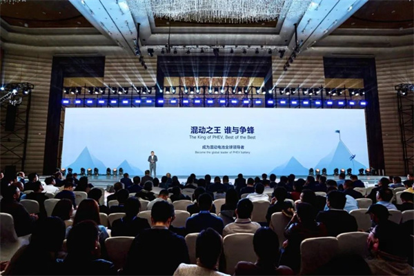 短刀全系升级快充 蜂巢能源第四届电池日推出2.2C-5C快充产品 短刀全系升级快充 蜂巢能源第四届电池日推出2.2C-5C快充产品